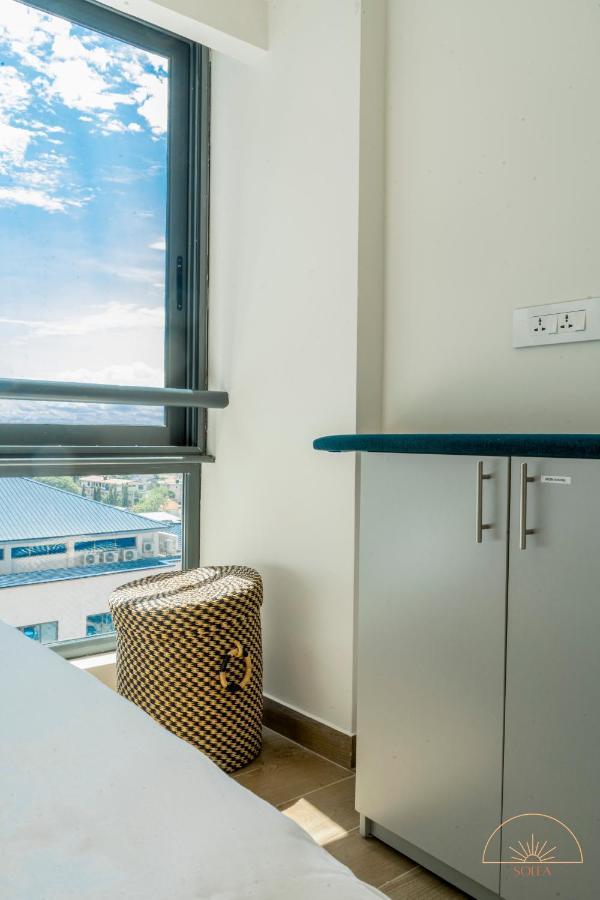Solea 1 Bedroom Apartment - Central, Comfortable, Cozy, Balcony, Pool, Gym Accra Luaran gambar