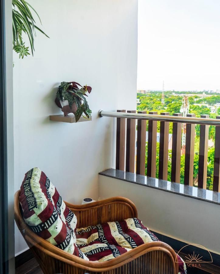 Solea 1 Bedroom Apartment - Central, Comfortable, Cozy, Balcony, Pool, Gym Accra Luaran gambar