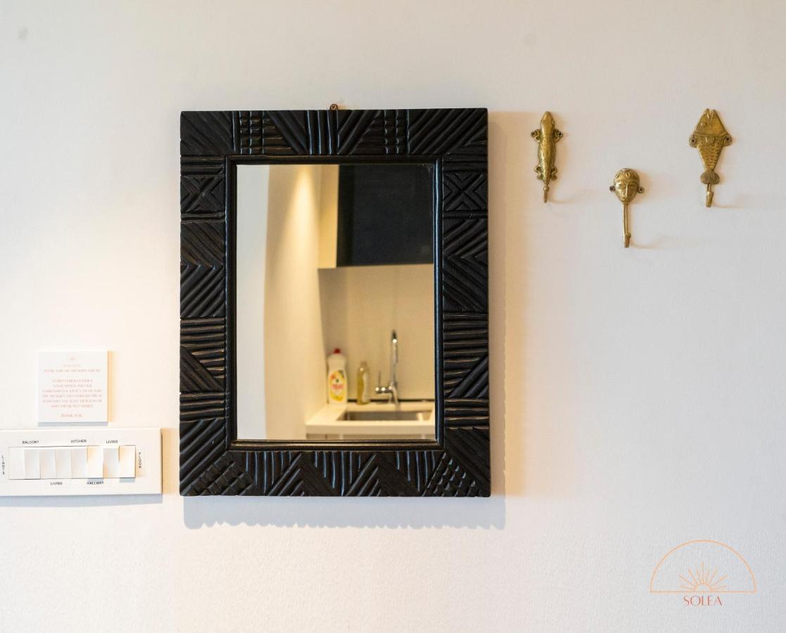 Solea 1 Bedroom Apartment - Central, Comfortable, Cozy, Balcony, Pool, Gym Accra Luaran gambar