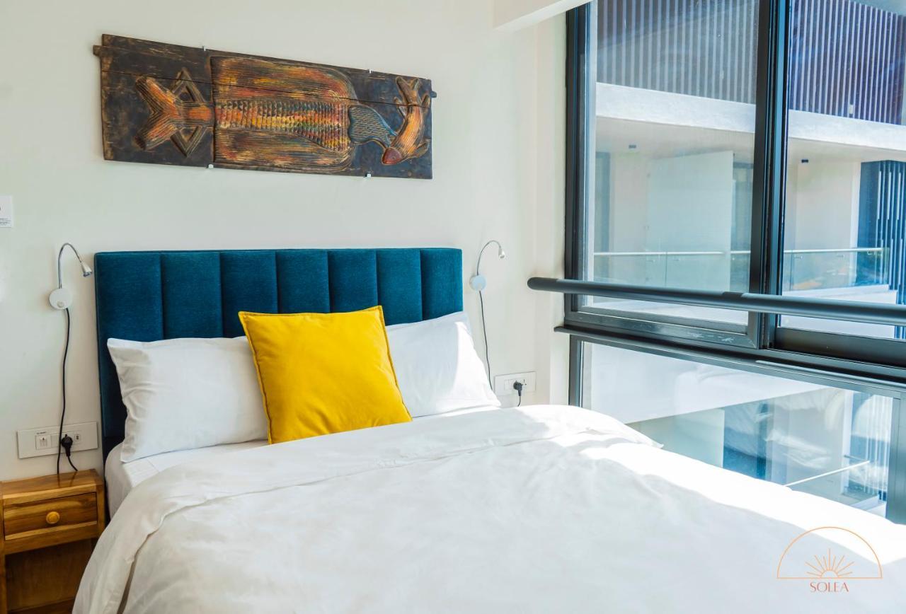 Solea 1 Bedroom Apartment - Central, Comfortable, Cozy, Balcony, Pool, Gym Accra Luaran gambar