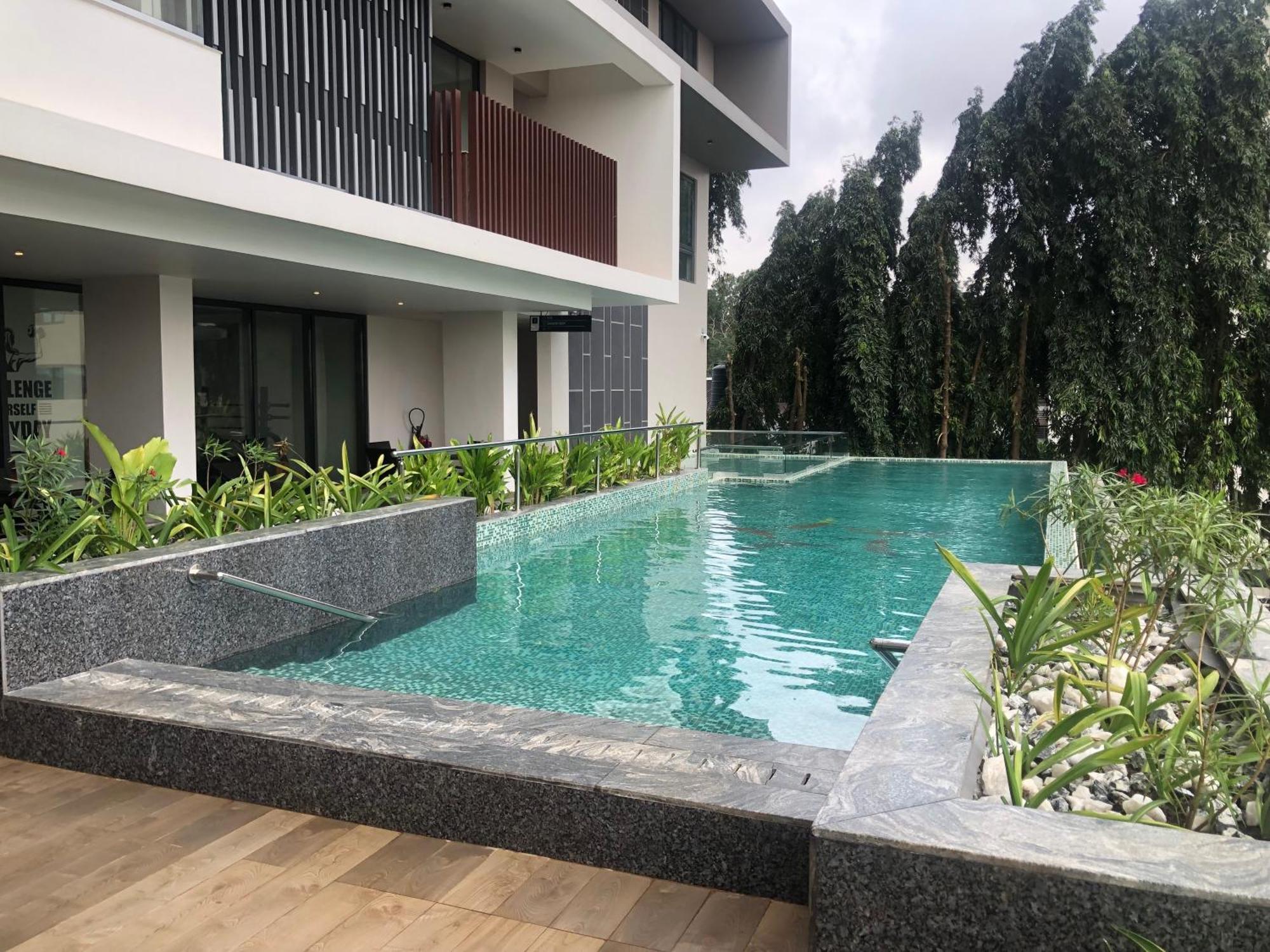 Solea 1 Bedroom Apartment - Central, Comfortable, Cozy, Balcony, Pool, Gym Accra Luaran gambar
