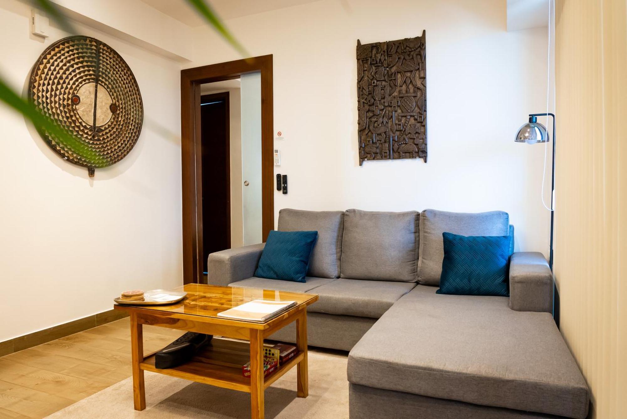 Solea 1 Bedroom Apartment - Central, Comfortable, Cozy, Balcony, Pool, Gym Accra Luaran gambar