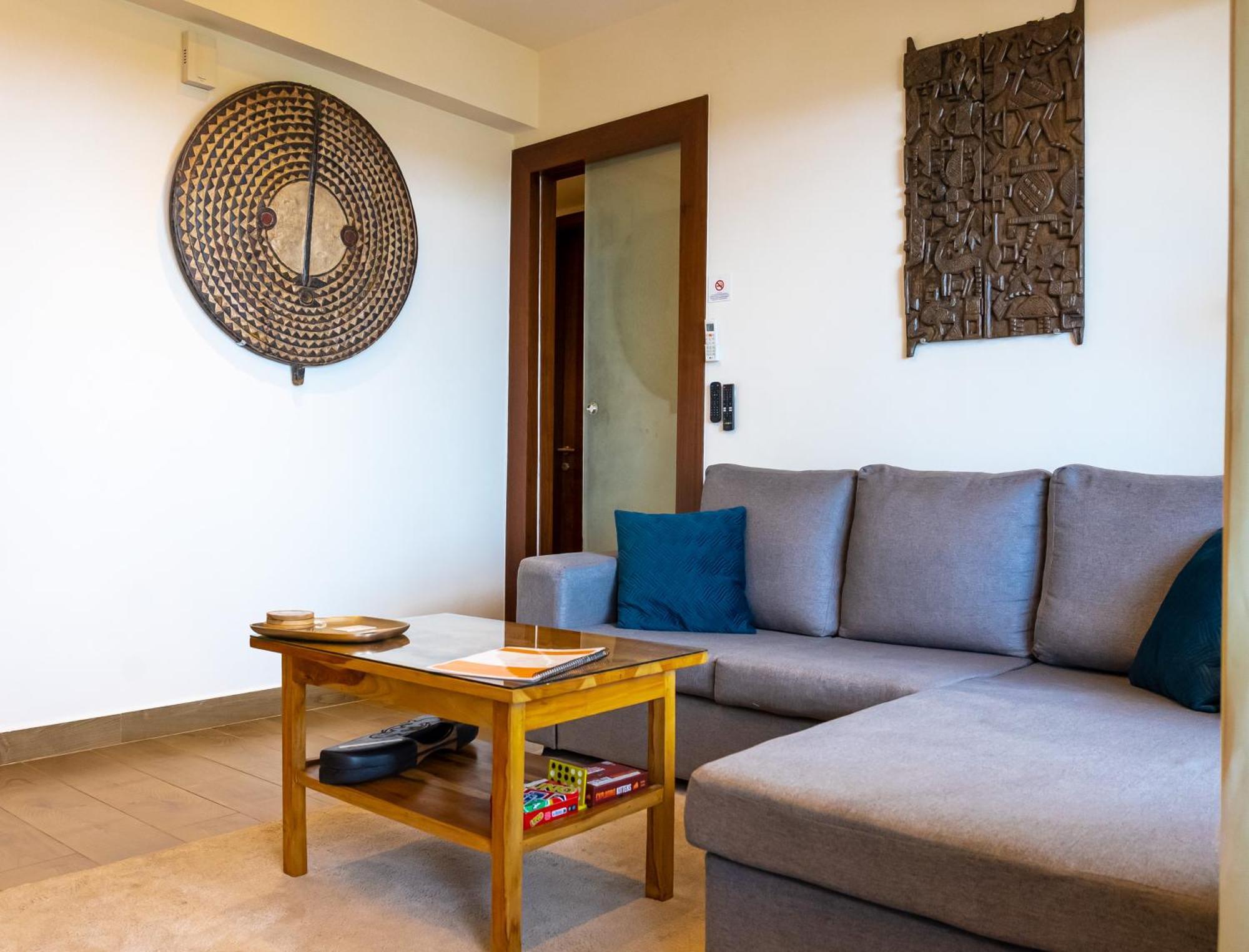 Solea 1 Bedroom Apartment - Central, Comfortable, Cozy, Balcony, Pool, Gym Accra Luaran gambar